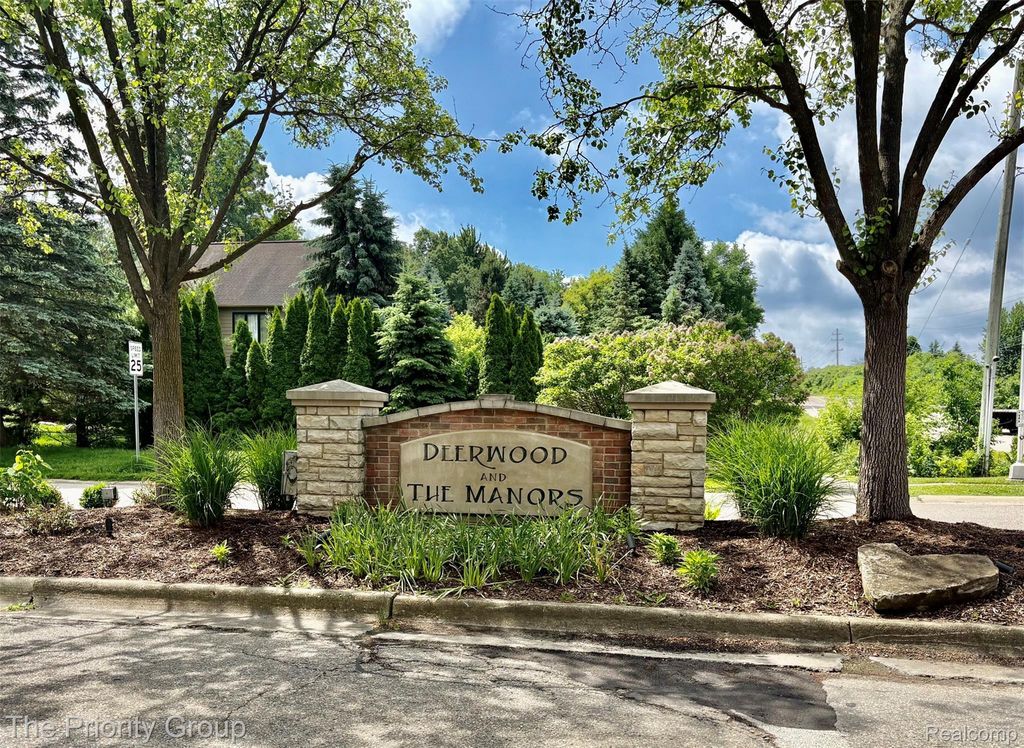 6248 E Crest Forest Court, Independence charter township