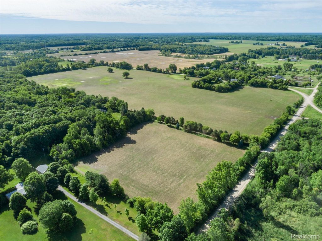 000 6 Mile Road, Salem township