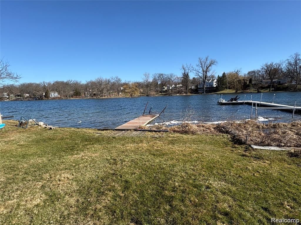 6912 Colony Drive, West Bloomfield charter township