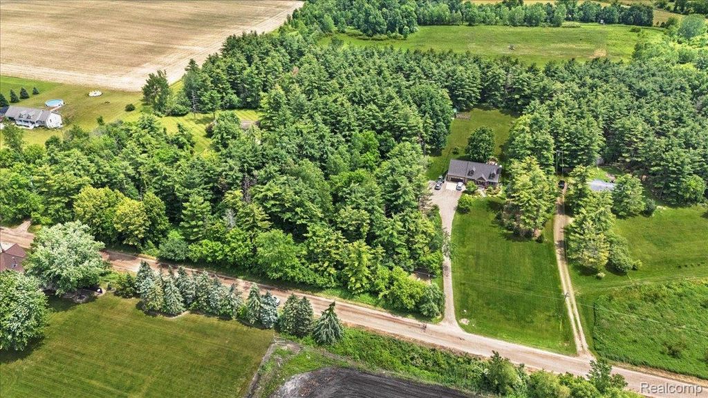 Par 3-a Pennell Road, Imlay township