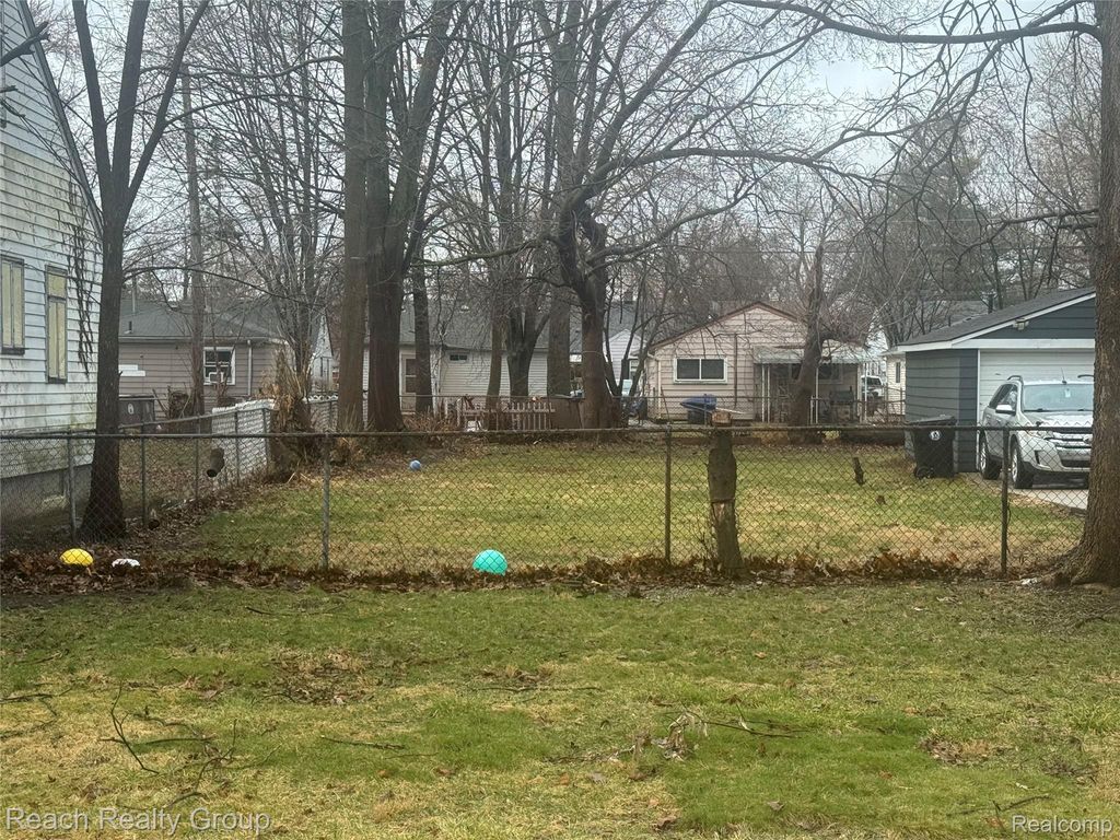 15933 Dalby, Redford charter township