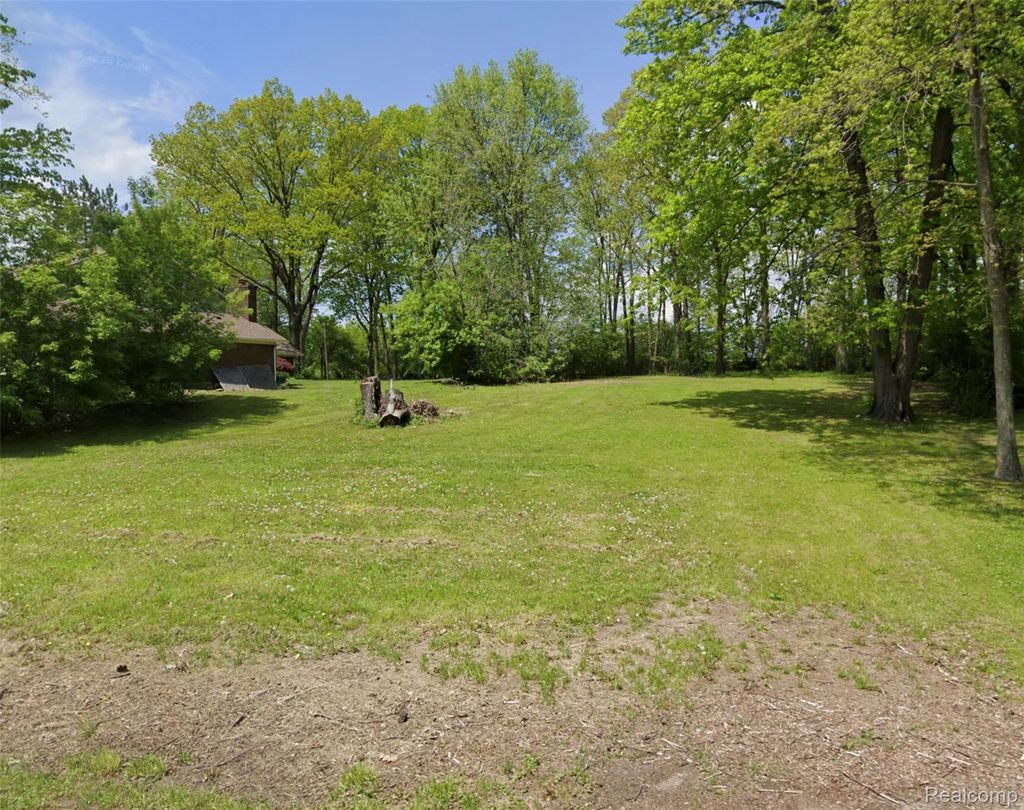 562 Kendry, Bloomfield Hills city