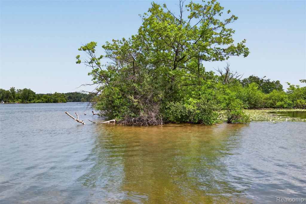 Vac Island On Pontiac Lake, White Lake charter township