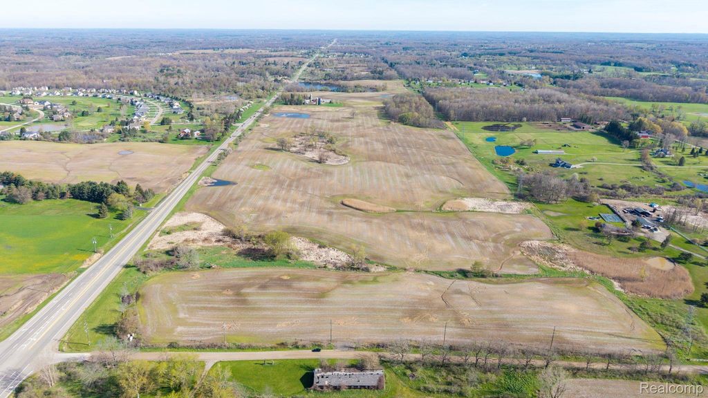 Lot 5 Lapeer Road, Metamora township