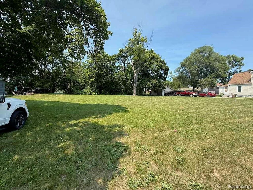 353 N Perry Street, Pontiac city