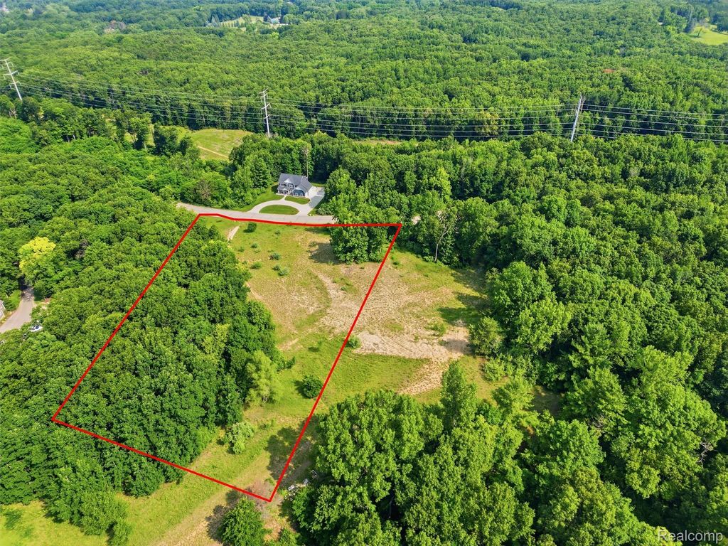 20 Grand Summit Drive, Tyrone township