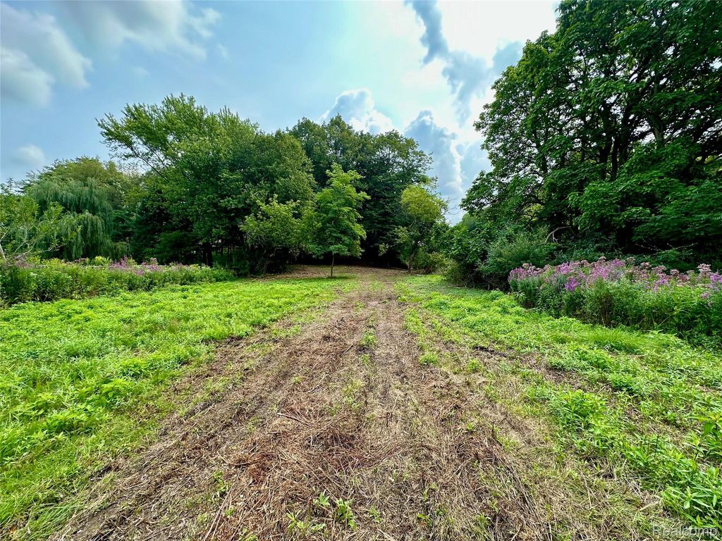 Latson Road, Oceola township