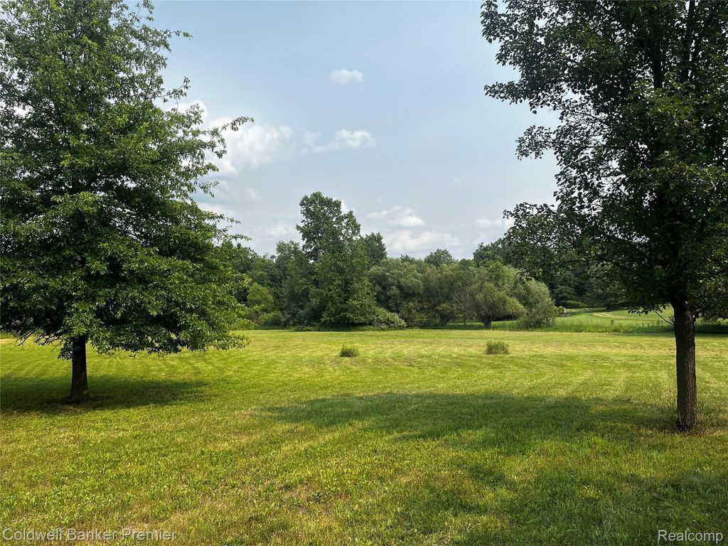 3975 Hagerman Road, Addison township