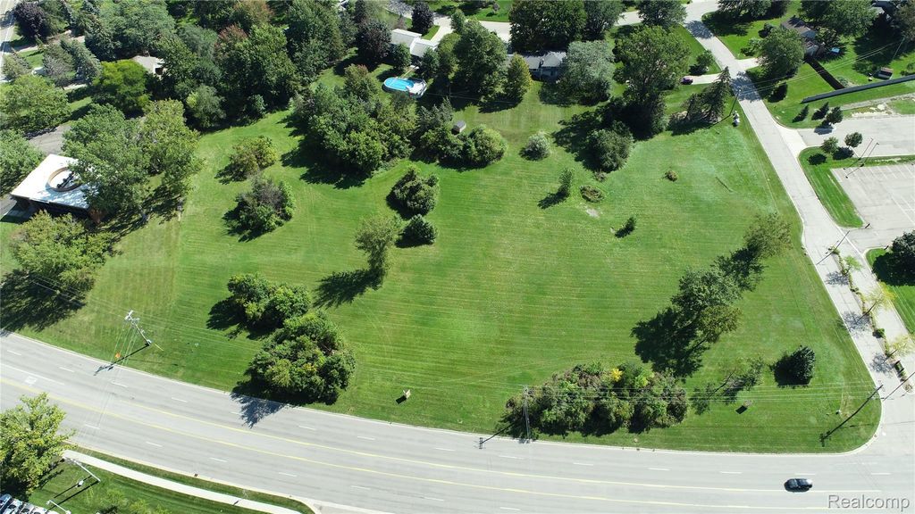 000 Holly Road, Grand Blanc charter township