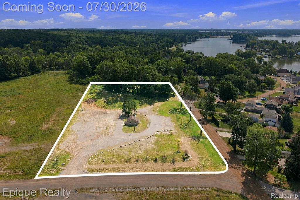 2790 Park Ridge Road, White Lake charter township