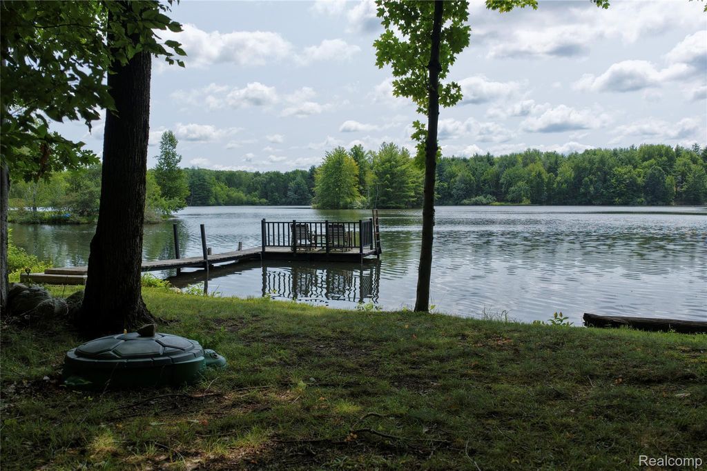 3805 Lee Hill, Dayton township