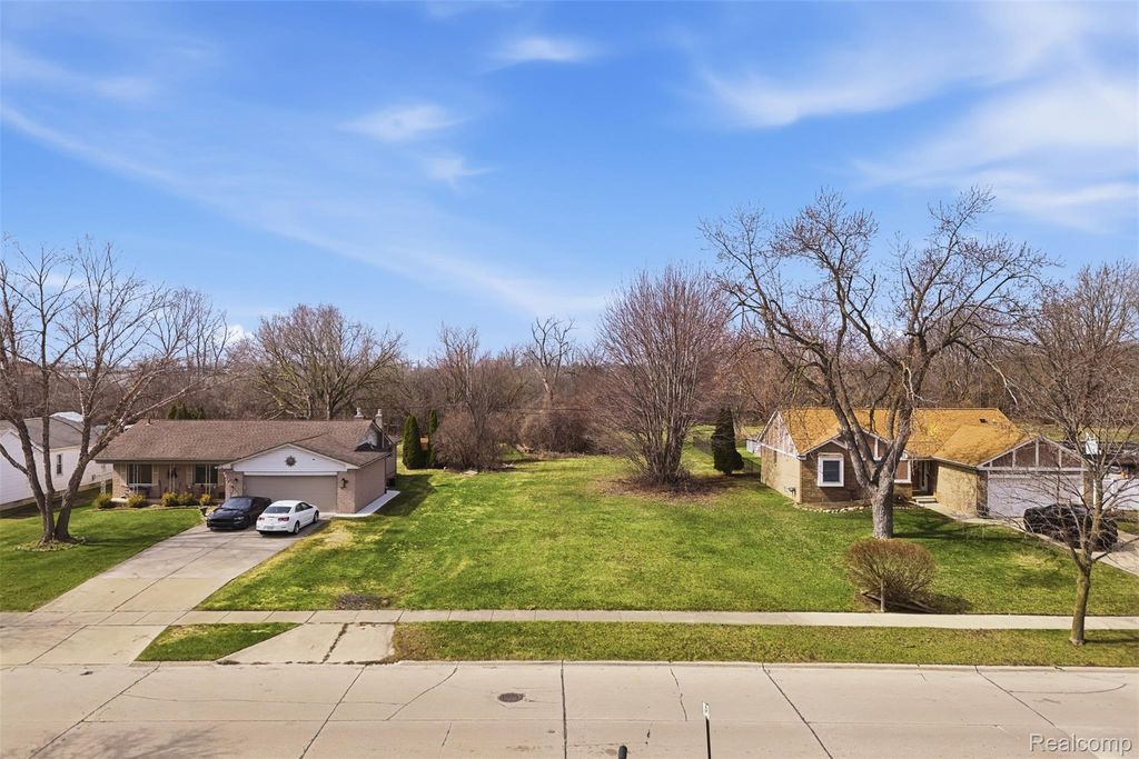 22674 Monterey Drive, Woodhaven city