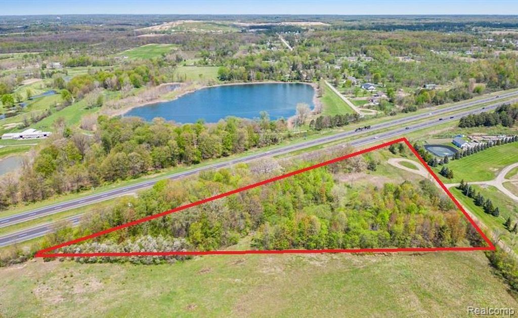57998 Frost Road, Lenox township