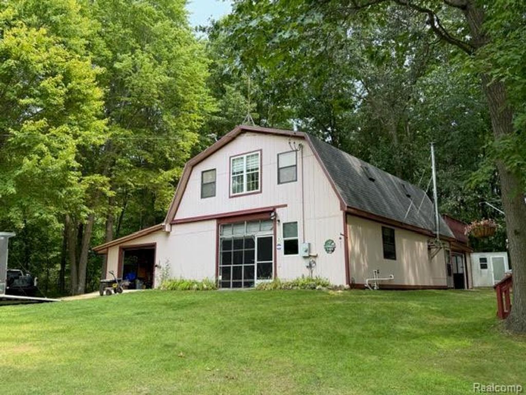 8110 N Latson Road, Deerfield township