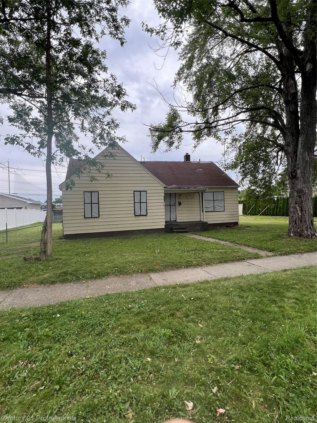 24541 Hass Street, Dearborn Heights city