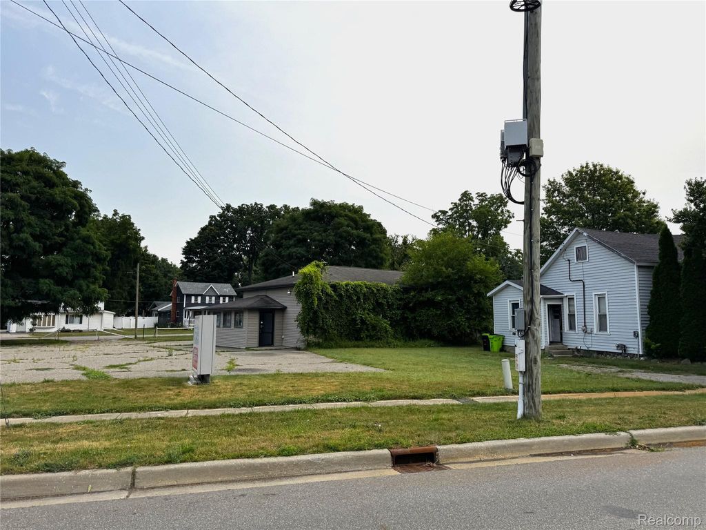 213 Main Street, Fenton city