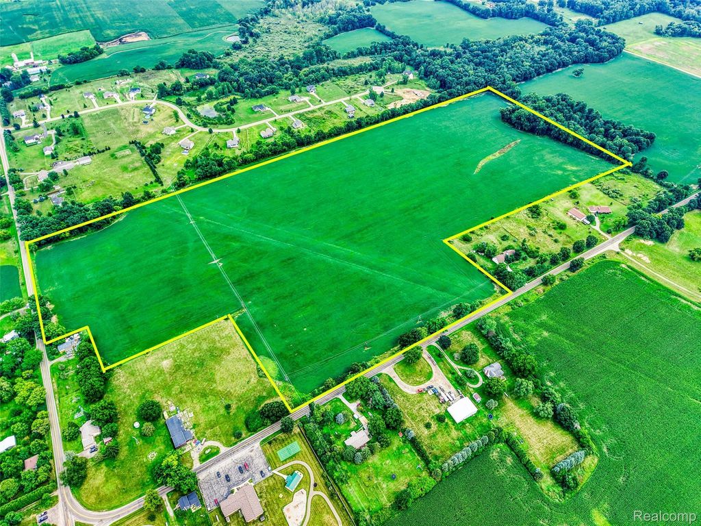 Bradley Road, Iosco township