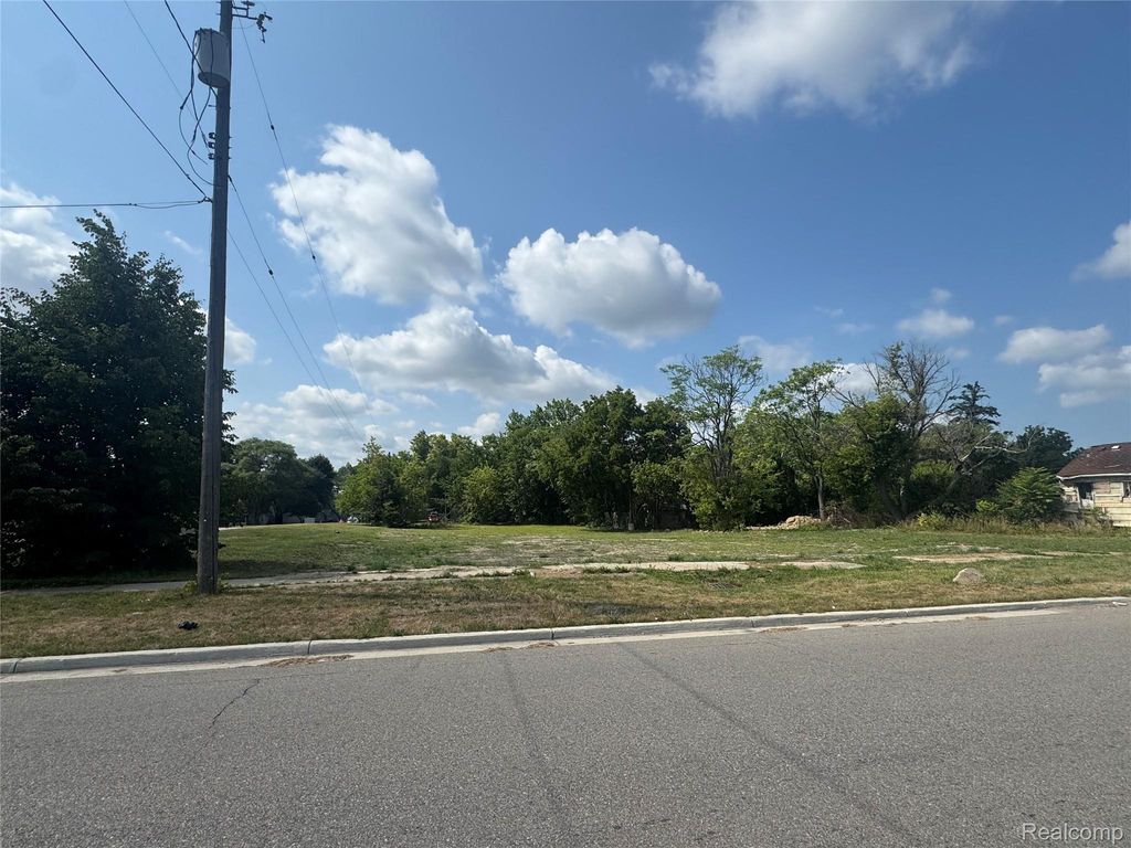 3037 Flushing Road, Flint charter township
