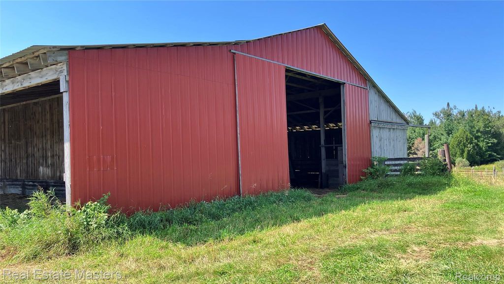 300 E Hubert Road, Caledonia township