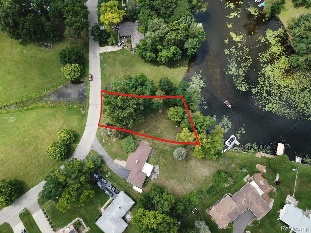 3306 Indianview Drive, Waterford charter township