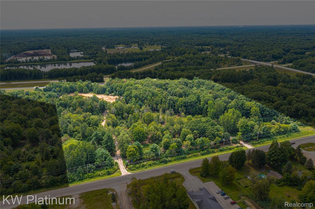 6265 Lapeer Road, Kimball township