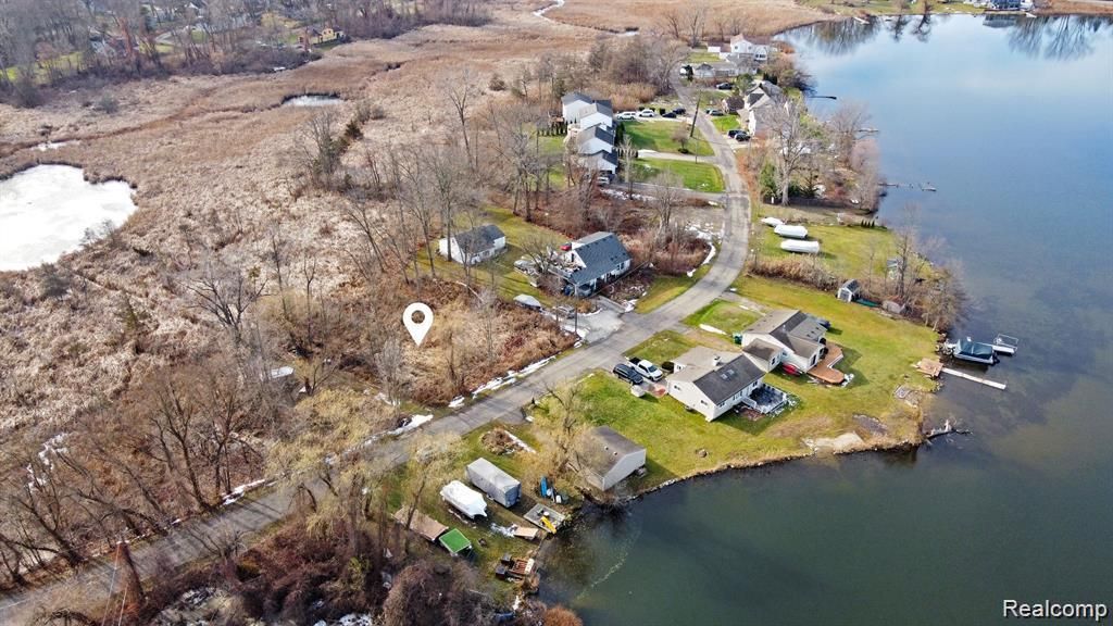 Annapolis, Commerce charter township