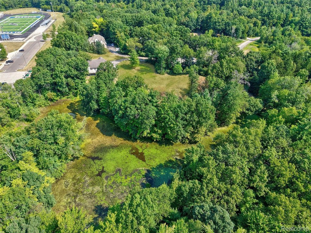 Hunters Ridge Drive Lot #b, Brandon charter township