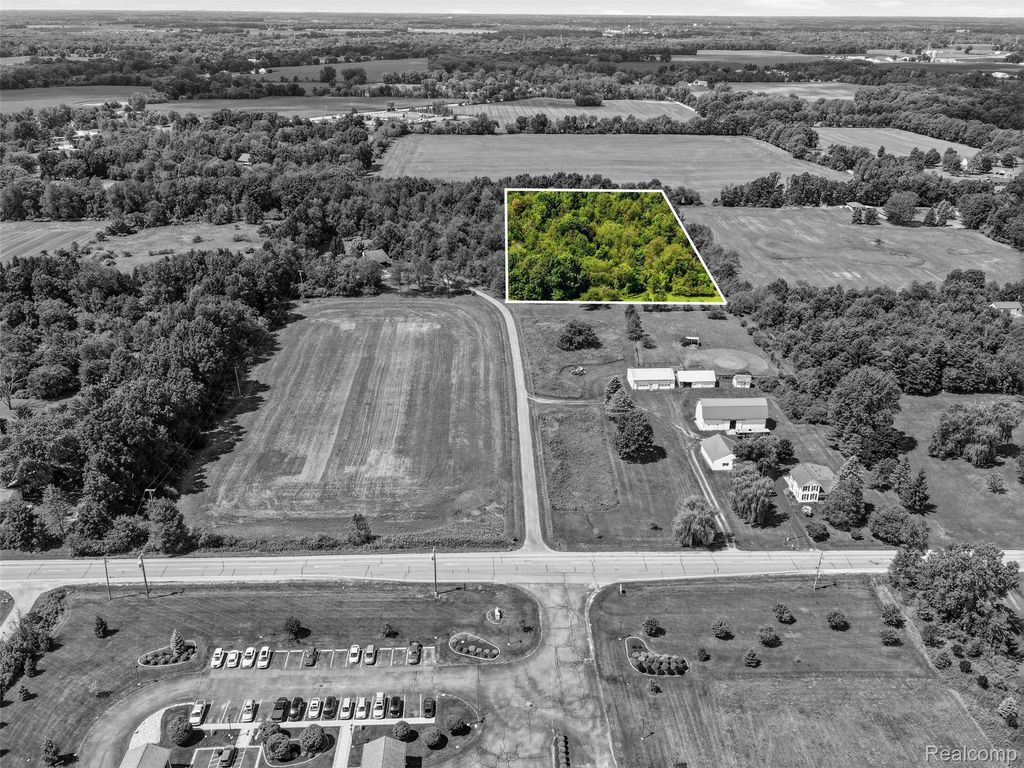 2714 N Burkhart Road, Howell township