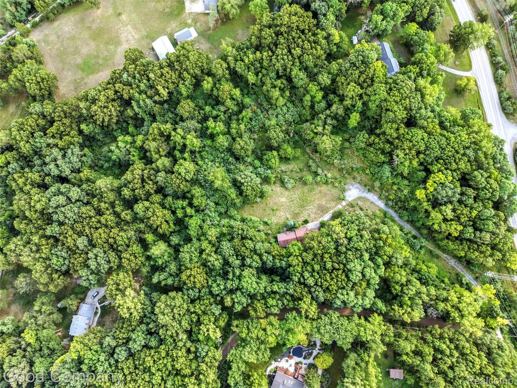 3187 Mapleridge, Milford charter township