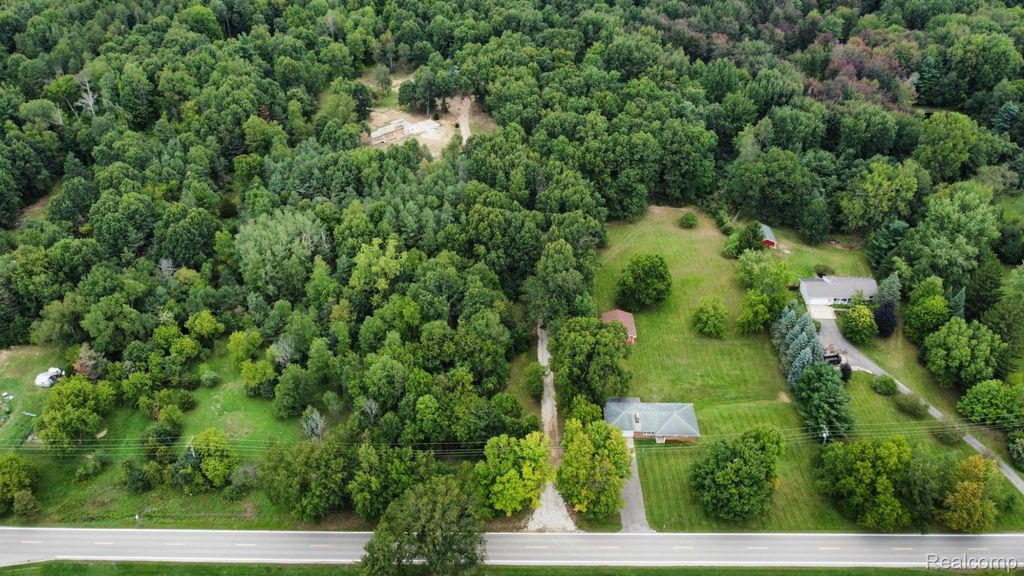 3826 Maybee Road, Lake Orion