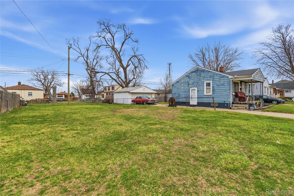 1738 Garfield Avenue, Lincoln Park city