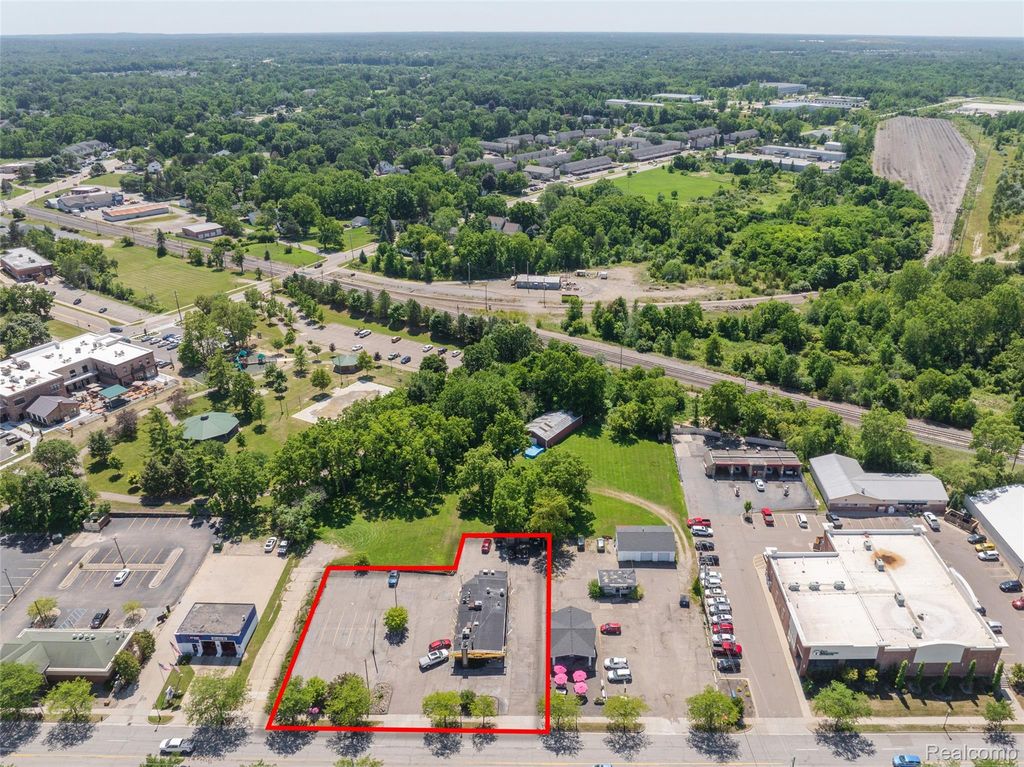 11310 South Saginaw, Grand Blanc