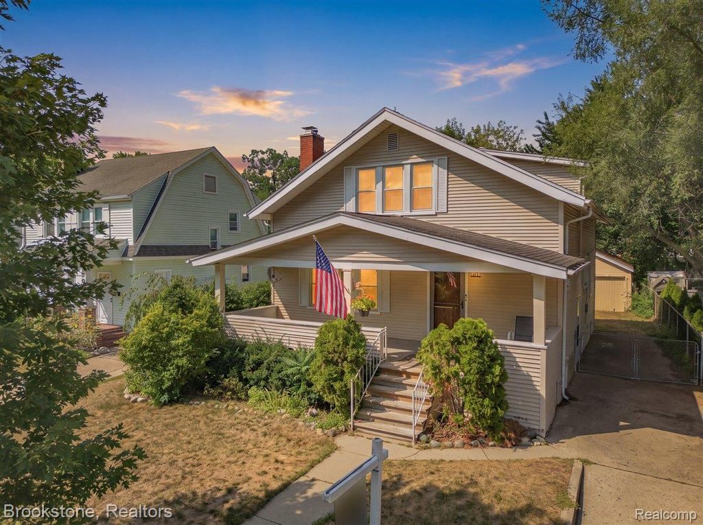 511 Woodcrest Drive, Royal Oak city