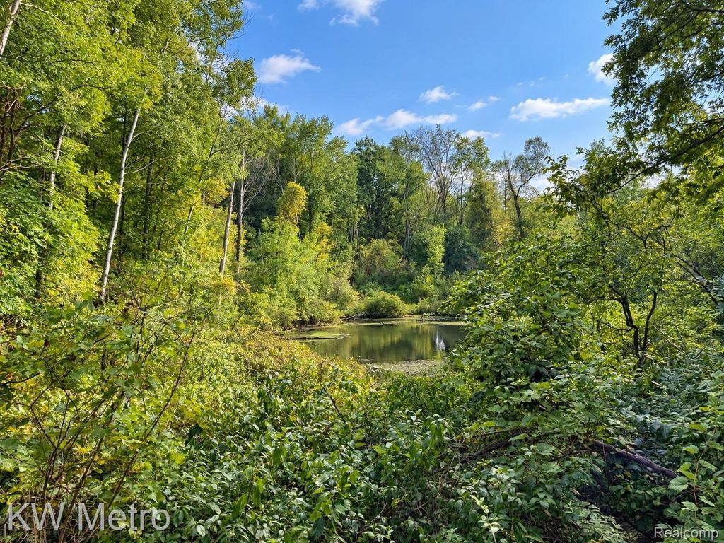 Vl Sister Lake Road, Marathon township