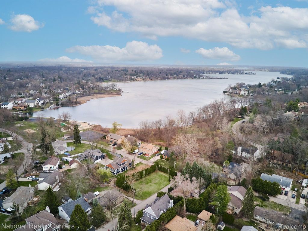 4442 Borland Street, West Bloomfield charter township