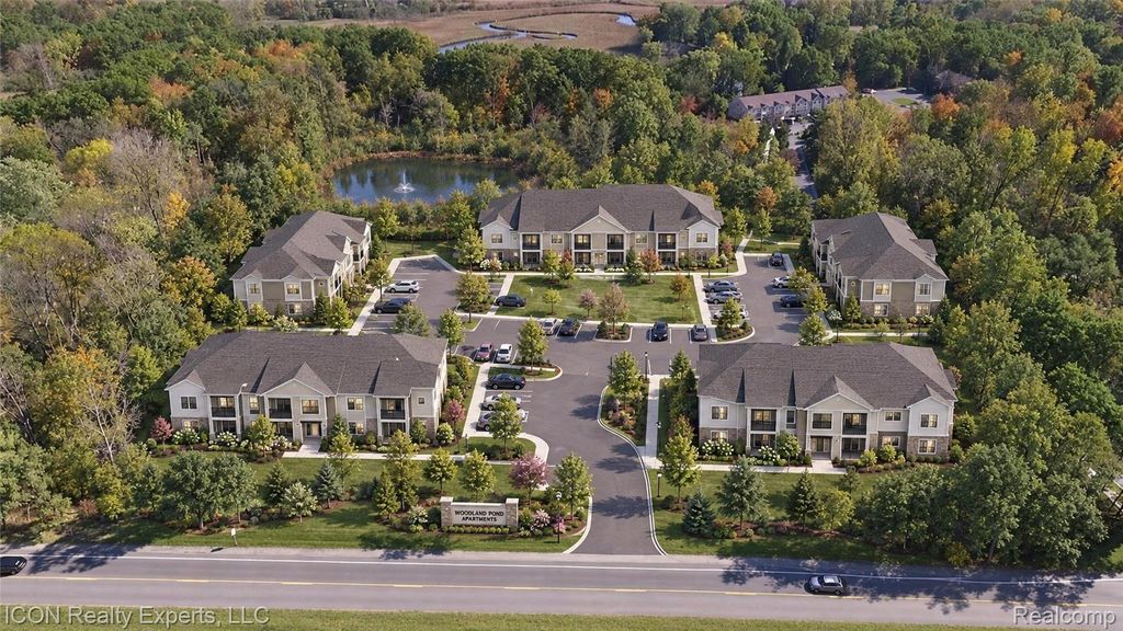 5743 Cooley Lake Rd, Waterford