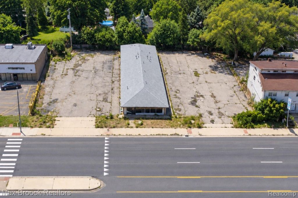 284 S Telegraph Road, Pontiac