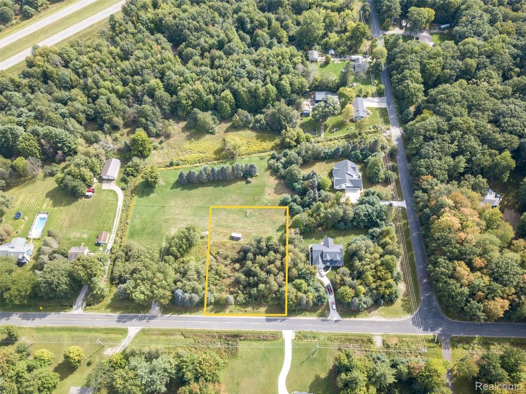 2140 N 5 Mile Road, Midland