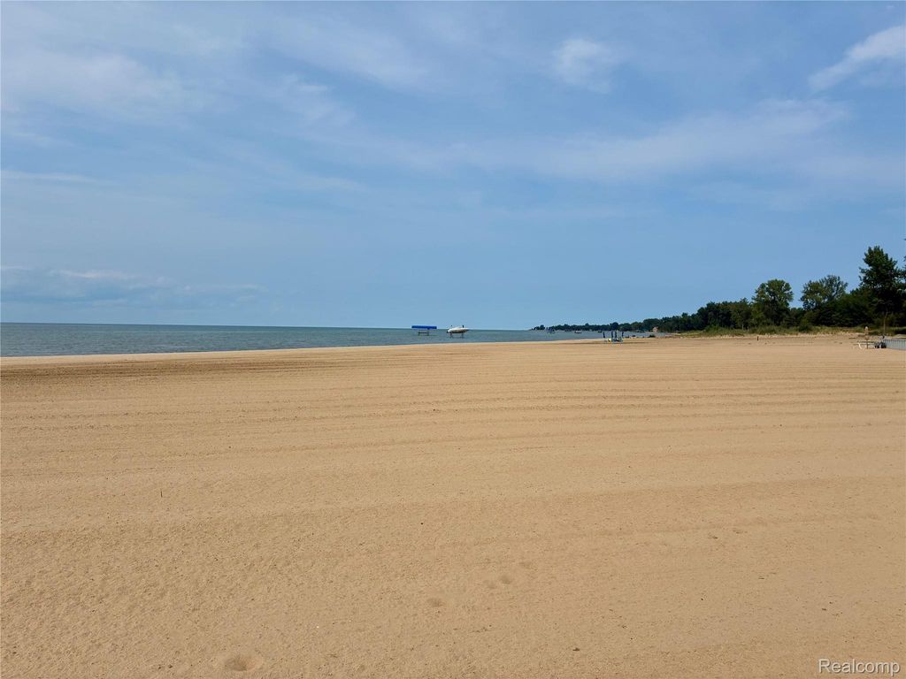 6841 Crystal Shores Drive, Caseville