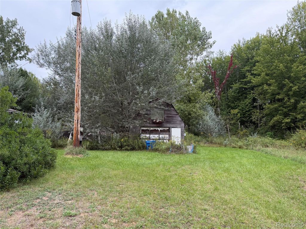 3782 Hanes Road, Vassar