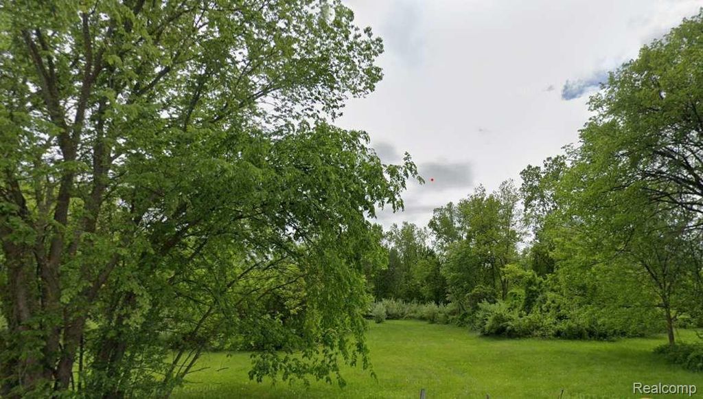 37521 Utica Road, Sterling Heights