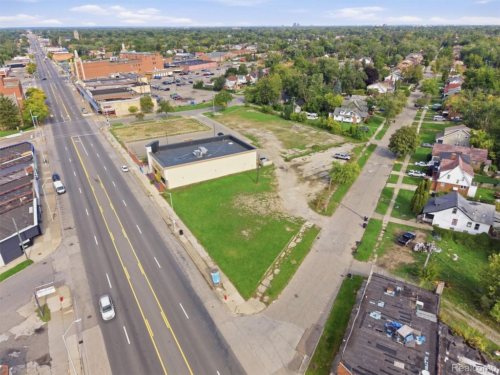 15218 Grand River Avenue, Detroit