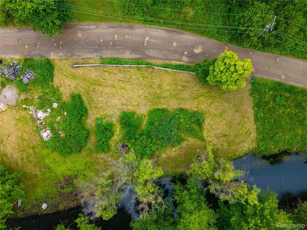 9731 Portage Trail, White Lake