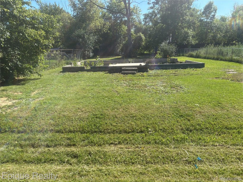 3483 W Gracelawn Avenue, Flint