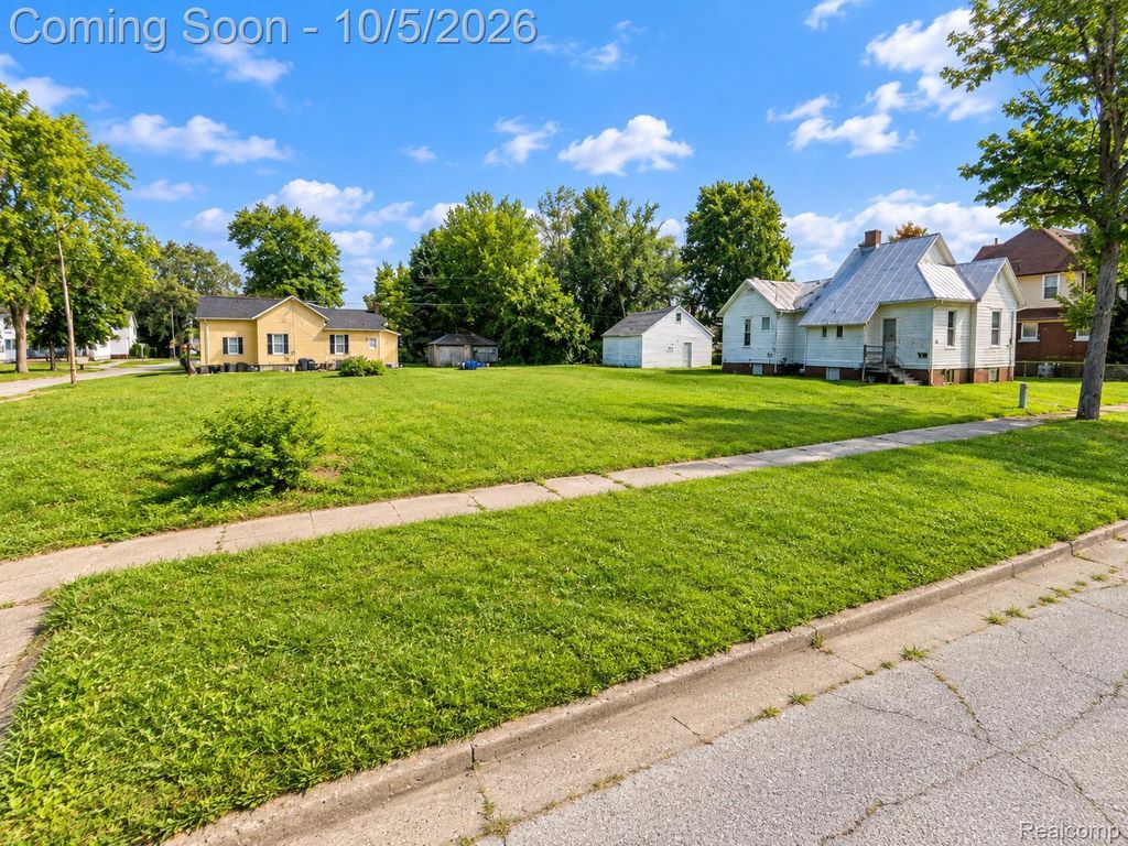 214 N Webster Street, Saginaw