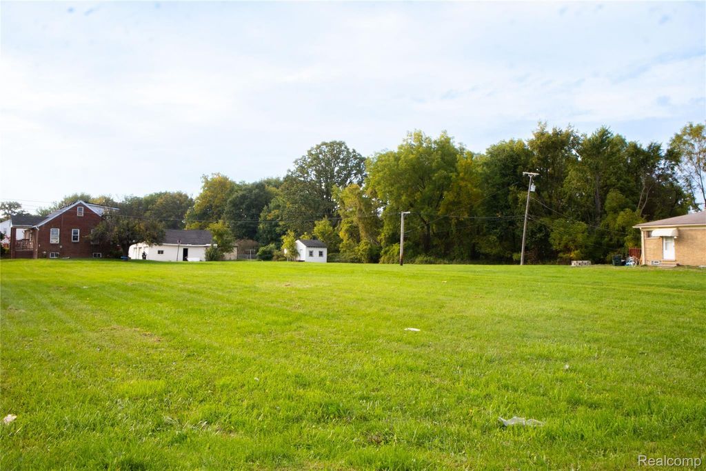 33925 Mound Road, Sterling Heights