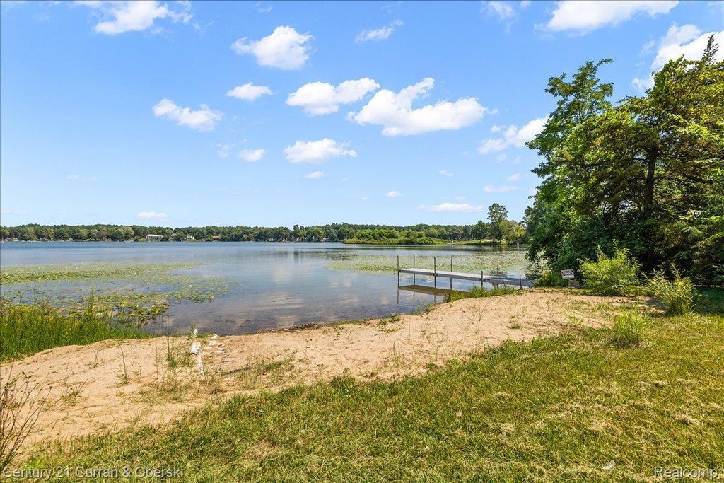 2770 Bogie Lake Road, White Lake