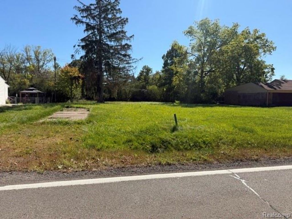 9205 Church Road, Grosse Ile