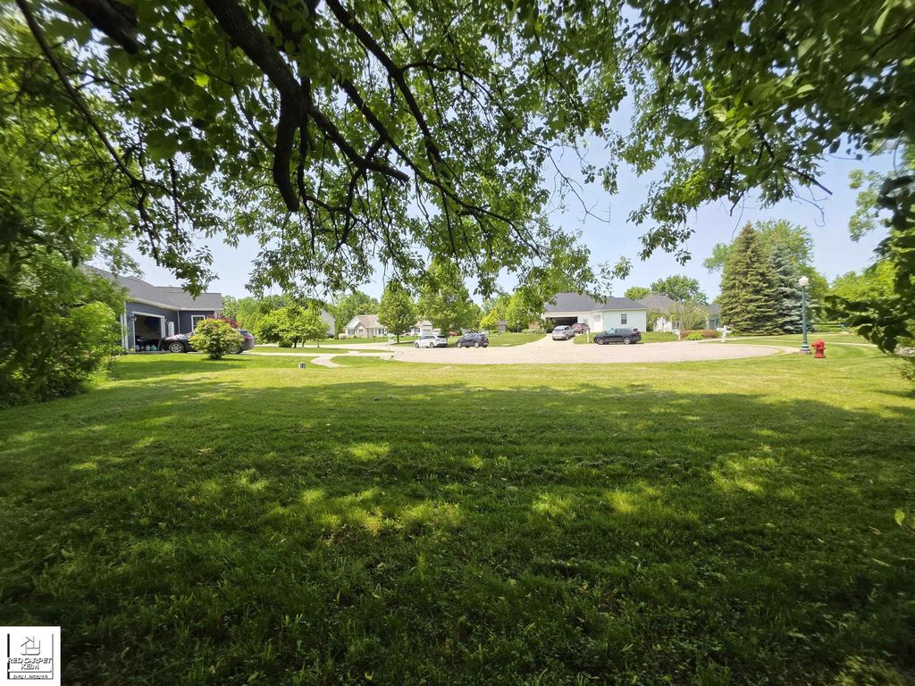 10294 Carriage Way, Davison township