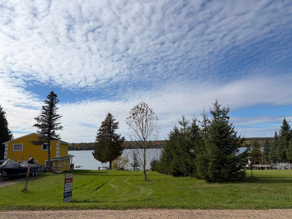 9602 Clewley Rd, Ossineke township